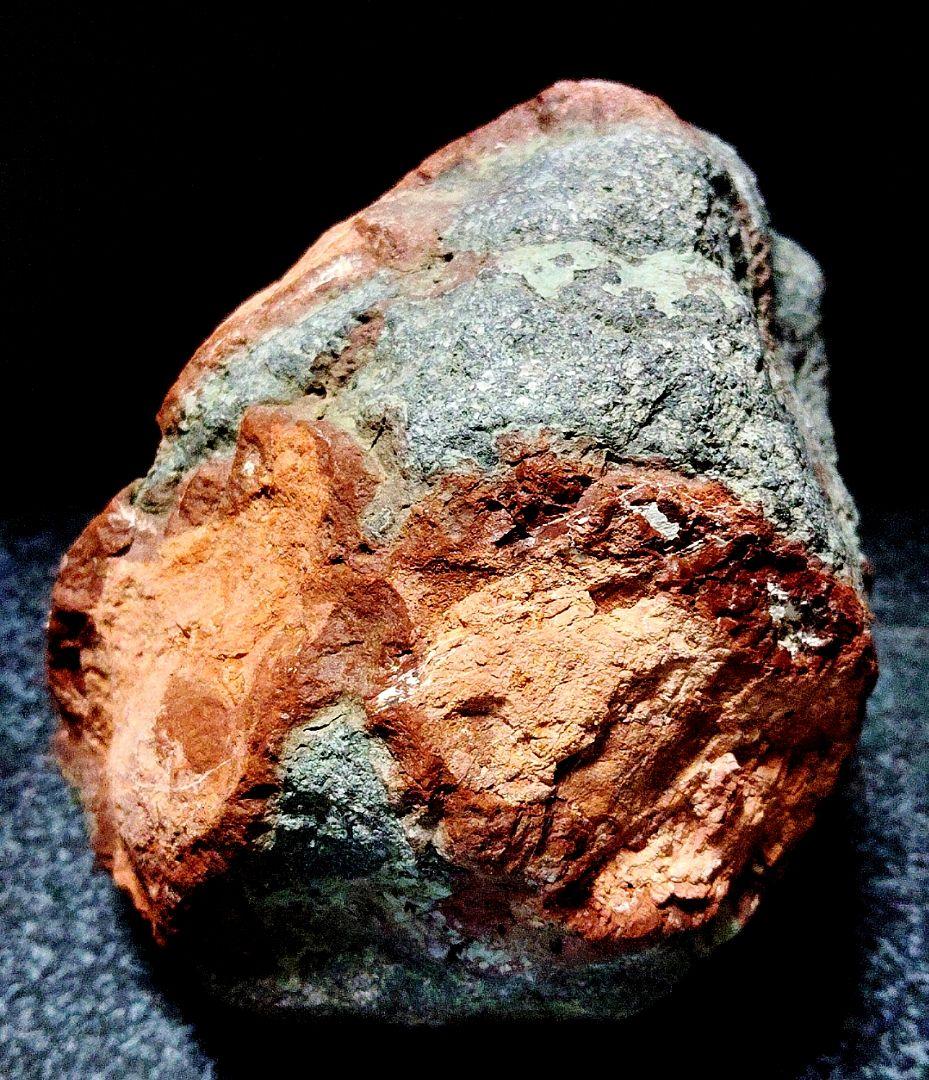 ★赤玉石★赤碧玉原石【本宿コールドロン転石・ウブ2,761ｇ】 形状お任せ レッドジャスパー(赤碧玉) 100g 鉱物 鉱石 原石 レイアウト