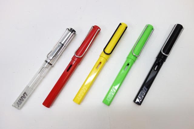 LAMY ラミー サファリ 万年筆 5本 長期保管 未使用品 小傷あり LAMY ラミー サファリ 万年筆 5本 長期保管 未使用品 小傷あり - メルカリ