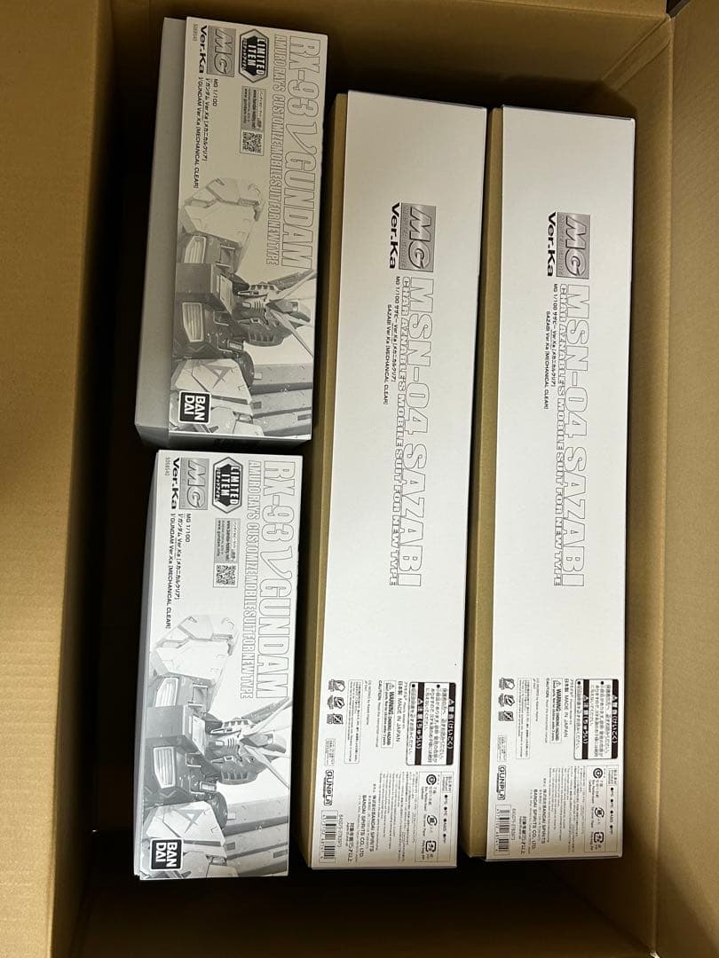 MG 1/100 νガンダム ＆サザビー[メカニカルクリア] 　２セット Amazon | MG 1/100 サザビーVer.Ka メカニカルクリア プラモデル